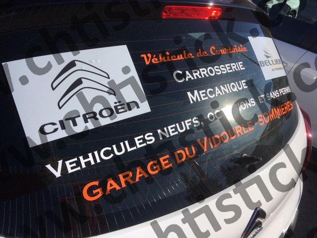 autocollant publicitaire voiture